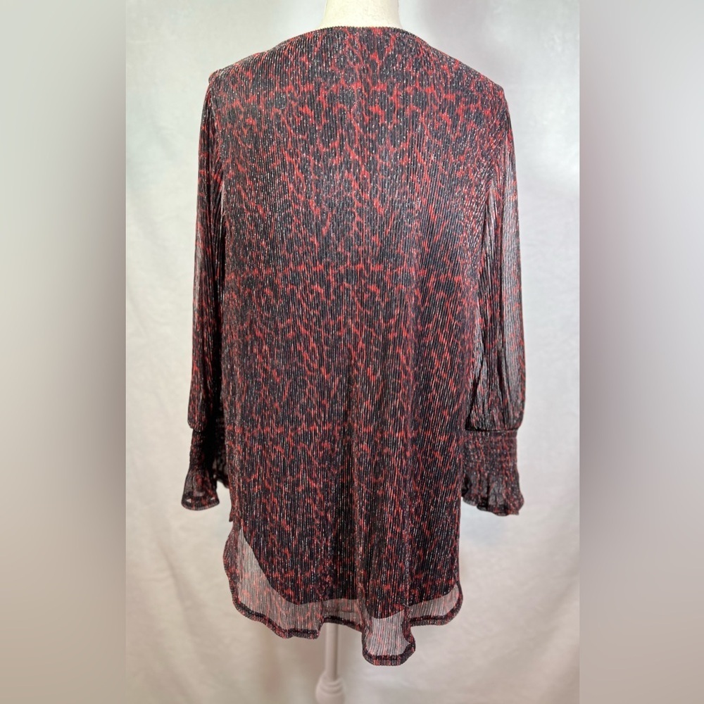 Cato Animal Print Blouse Women’s Size 14/16W Red and Black Shimmer Material - Picture 4 of 8